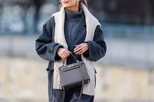 Классическое серое пальто — лучшая инвестиция октября