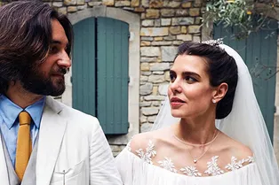 Шарлотта Казираги обвенчалась c Дмитрием Рассамом в кутюрном платье Giambattista Valli