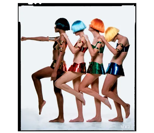 Коллекция Courreges весна-лето 1969 в съемке Vogue Коллекция Courreges весна-лето 1969 в съемке Vogue