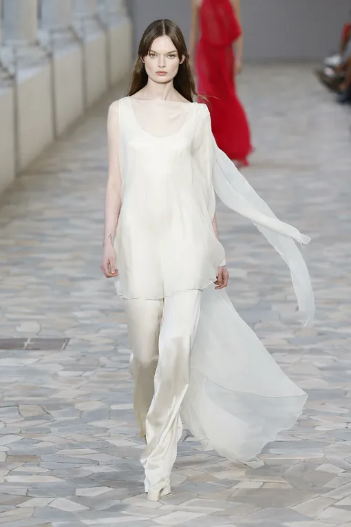 Alberta Ferretti весна-лето 2025