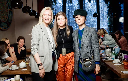 Елена Крыгина, Александра Новикова и Сати Казанова