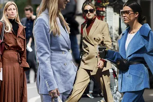 Как носить монохромные костюмы: 10 летних образов, которые стоит повторить