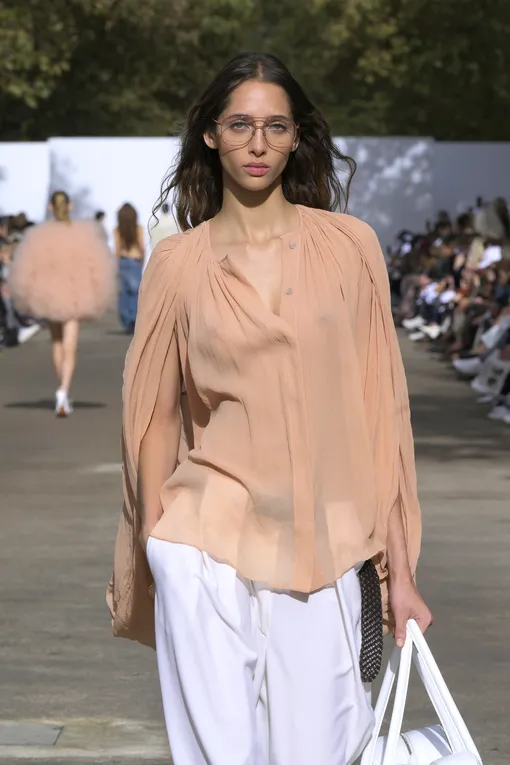 Stella McCartney весна-лето 2025 Stella McCartney весна-лето 2025