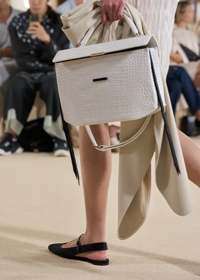 Toteme весна-лето 2026