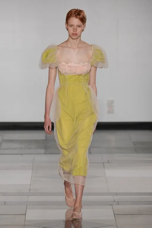 Simone Rocha весна-лето 2025 Simone Rocha весна-лето 2025