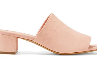 11 пар базовой летней обуви, которые пригодятся и через год