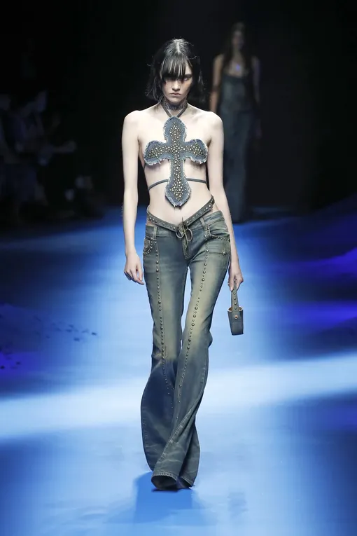 Blumarine весна-лето 2023 Blumarine весна-лето 2023
