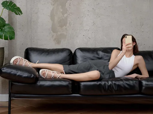 Сандалии Vic Matie' в рекламной кампании NO ONE