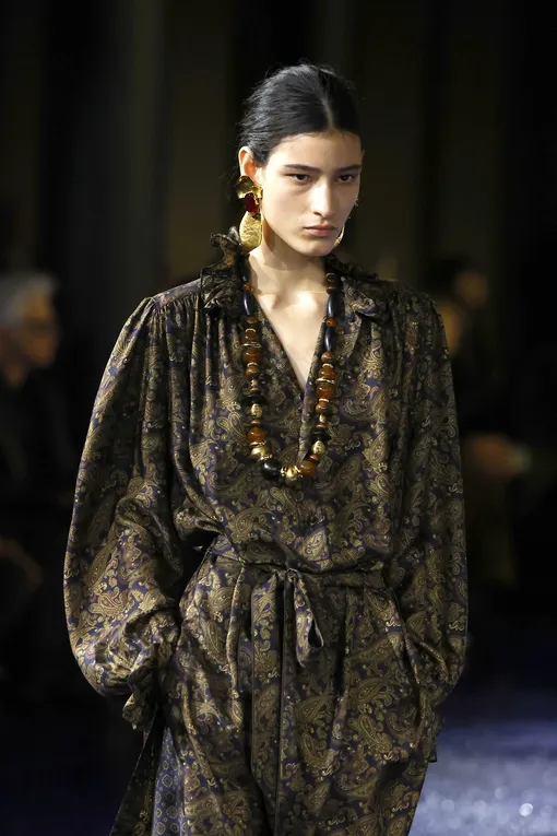 Saint Laurent весна-лето 2025 Saint Laurent весна-лето 2025