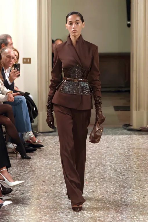 Elisabetta Franchi осень-зима 2025/26