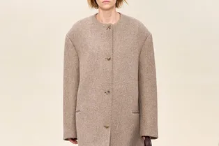 Бежевое пальто — классика на все времена. 7 моделей, которые прослужат вам долгие годы Бежевое пальто — классика на все времена. 7 моделей, которые прослужат вам долгие годы