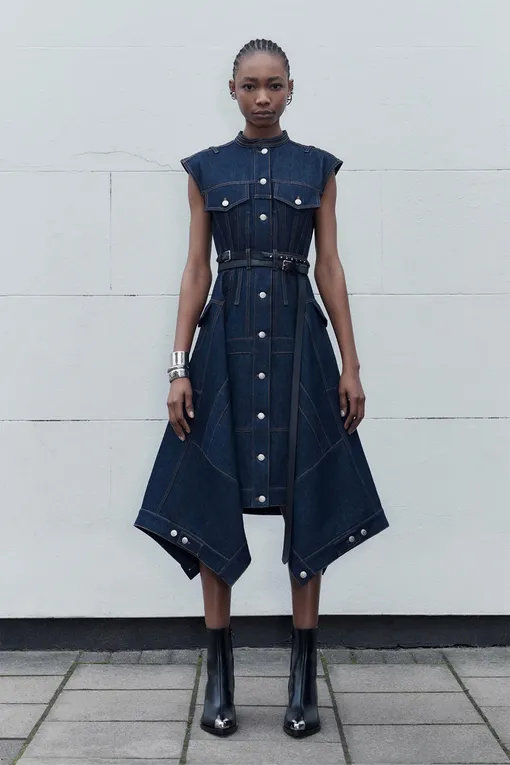 ALEXANDER MCQUEEN PRE-FALL 2022 ALEXANDER MCQUEEN PRE-FALL 2022
