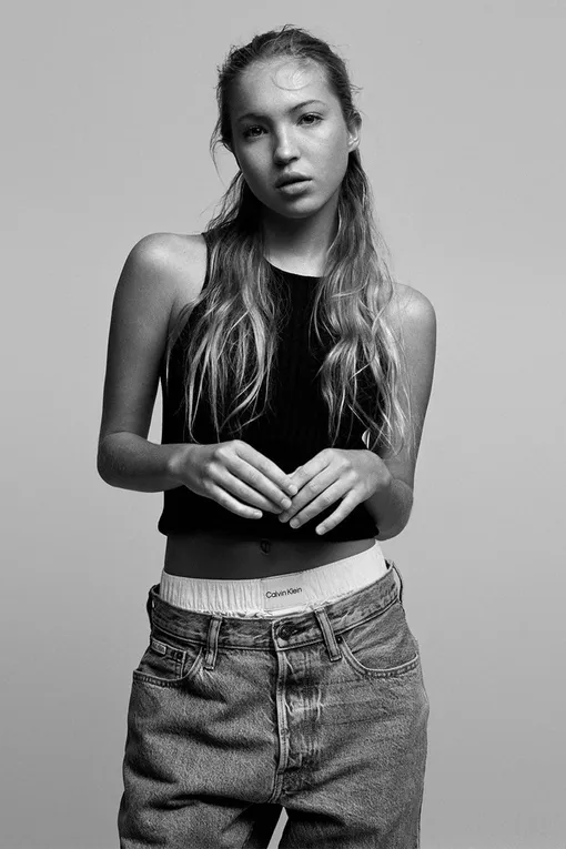 Лила Грэйс в рекламной кампании Calvin Klein осень 2022 Лила Грэйс