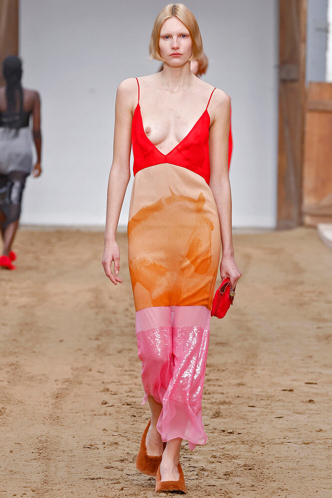 STELLA MCCARTNEY осень-зима 2023/24