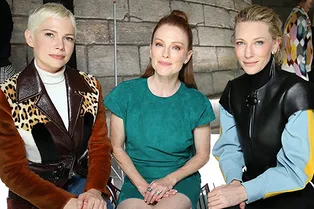 Наталья Водянова, Мишель Уильямс и Кейт Бланшетт на показе Louis Vuitton