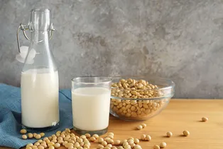 Полезно ли соевое молоко?