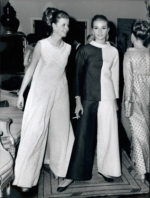 Актриса Даниэла Бианки и модель Джоконда в пижамах Irene Galitzine, 1965 Актриса Даниэла Бианки и модель Джоконда в пижамах Irene Galitzine, 1965