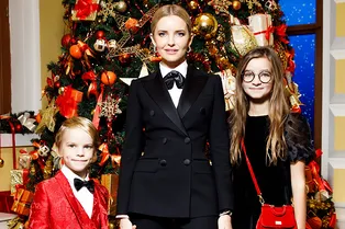 Наталья Якимчик с детьми на новогодней елке Galop