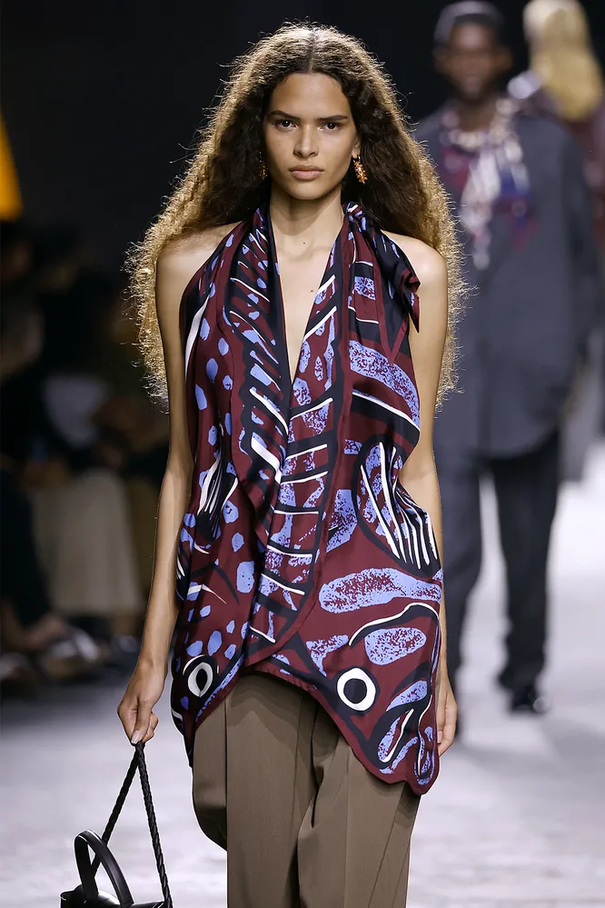 Bottega Veneta весна-лето 2025