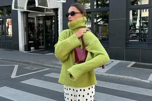 Самый модный свитер сезона должен быть в этом цвете Самый модный свитер сезона должен быть в этом цвете