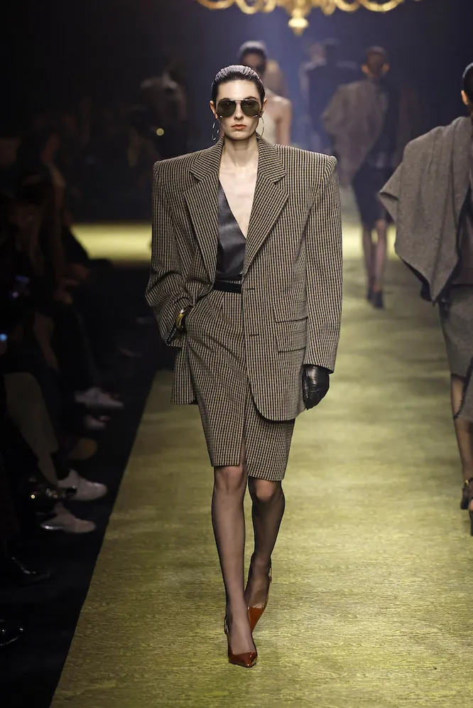 SAINT LAURENT осень-зима 2023/24