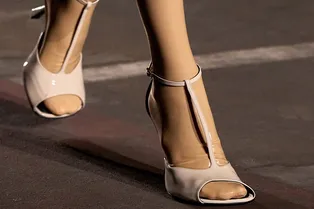 На лето-2026 вам нужна всего одна пара босоножек