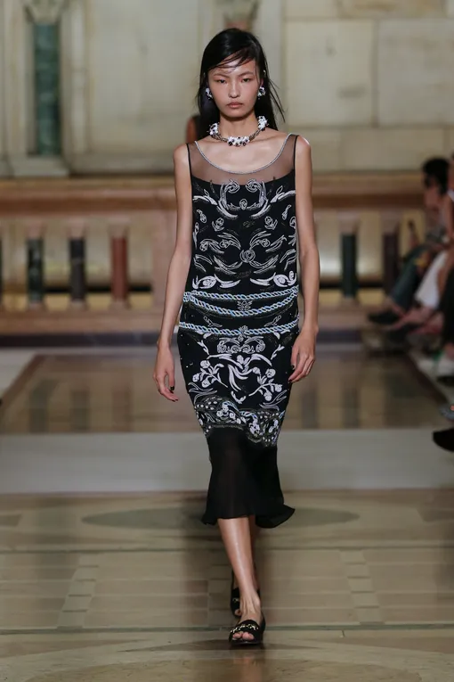 Tory Burch весна-лето 2026