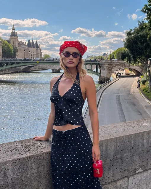 @chloelecareux @chloelecareux
