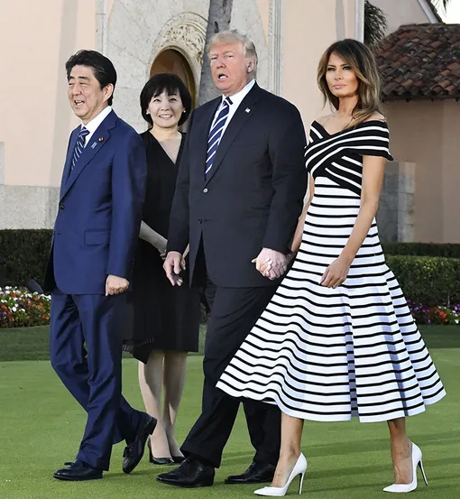 Дональд и Мелания Трамп с премьер-министром Японии Синдзо Абэ и его супругой