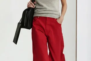 Красные джинсы — яркий тренд на весну-лето 2026. 5 лучших моделей