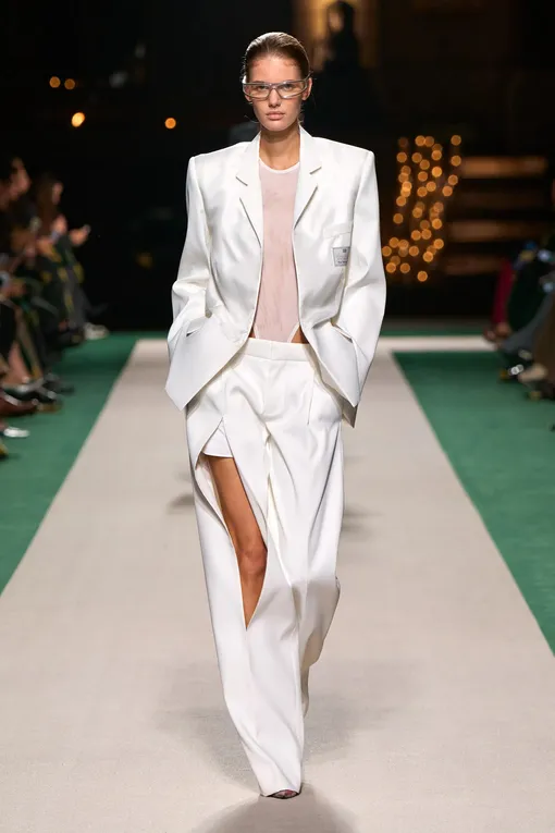 Victoria Beckham весна-лето 2025