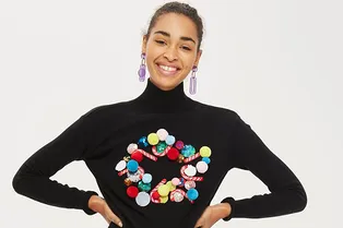 Праздник продолжается: 8 рождественских свитеров не с оленями