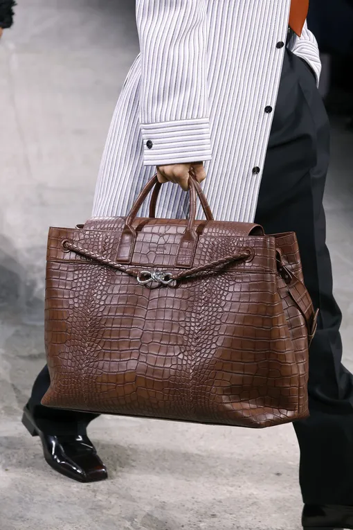 Bottega Veneta весна-лето 2025