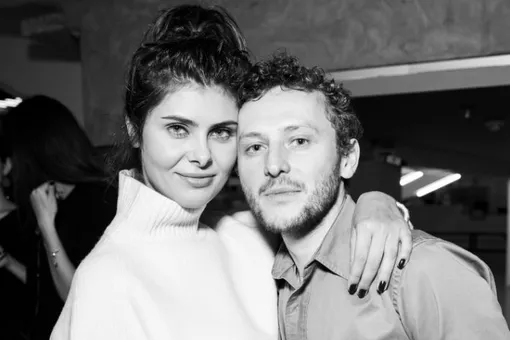 Надежда Оболенцева и Андрей Артемов на коктейле Visionaire Надежда Оболенцева и Андрей Артемов на коктейле Visionaire