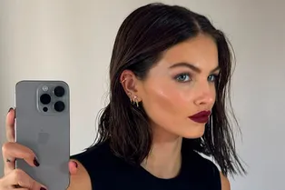 Noir brunette — трендовое зимнее окрашивание, которое понравится брюнеткам Noir brunette — трендовое зимнее окрашивание, которое понравится брюнеткам