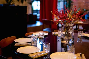 Трюфели в Mushrooms, индейки в Saxon + Parole, устрицы в «Турандот»: праздничный сезон в Москве