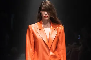 Наряды для Малефисенты и сочные апельсиновые платья в осенне-зимней коллекции Viva Vox