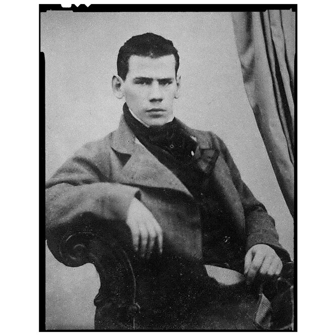 21-летний Лев Толстой, 1828 год 21-летний Лев Толстой, 1828 год
