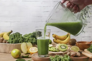 Рецепт смузи из кейла от Роузи Хантингтон-Уайтли