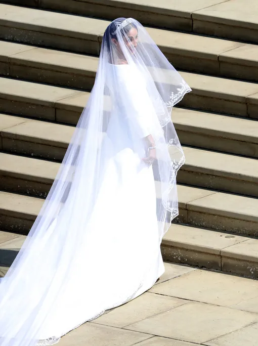 Меган Маркл в платье авторства Клэр Уэйт Келлер