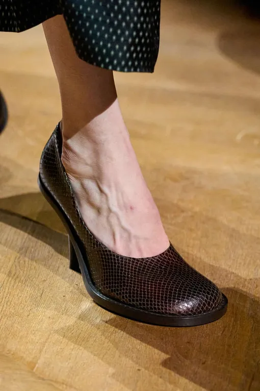 Dries Van Noten осень-зима 2025/2026 Dries Van Noten осень-зима 2025/2026