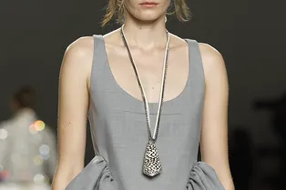 Как выглядит самое модное украшение на шею 2026