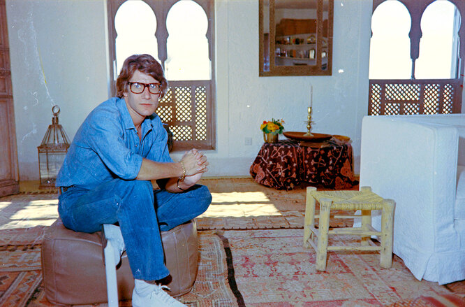 Ив Сен-Лоран в своем доме в Марракеше, 1972 год