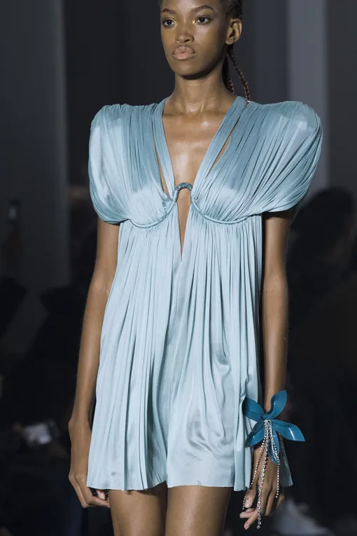 Lanvin весна-лето 2022 Lanvin весна-лето 2022