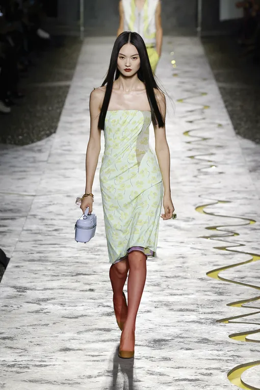 Versace весна-лето 2025 Versace весна-лето 2025