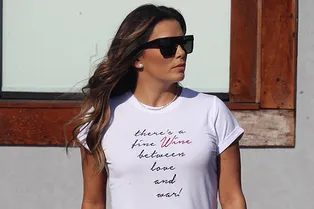 Ева Лонгория и ее мудрая футболка, которая необходима каждому