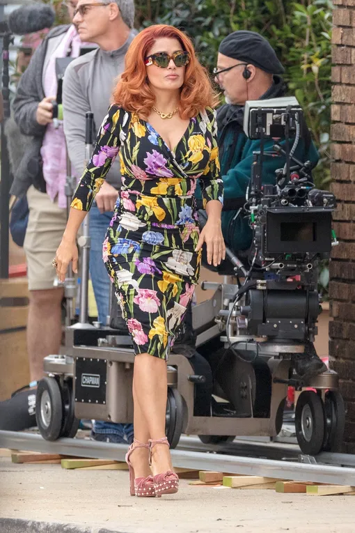 А теперь стала рыжеволосой А теперь стала рыжеволосой