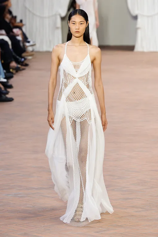 Alberta Ferretti весна-лето 2024 Alberta Ferretti весна-лето 2024