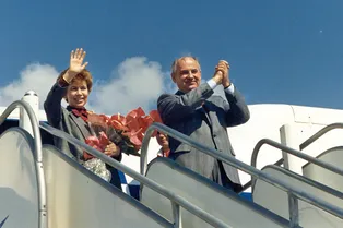 Собираемся в Театр наций на премьеру спектакля «Горбачев»