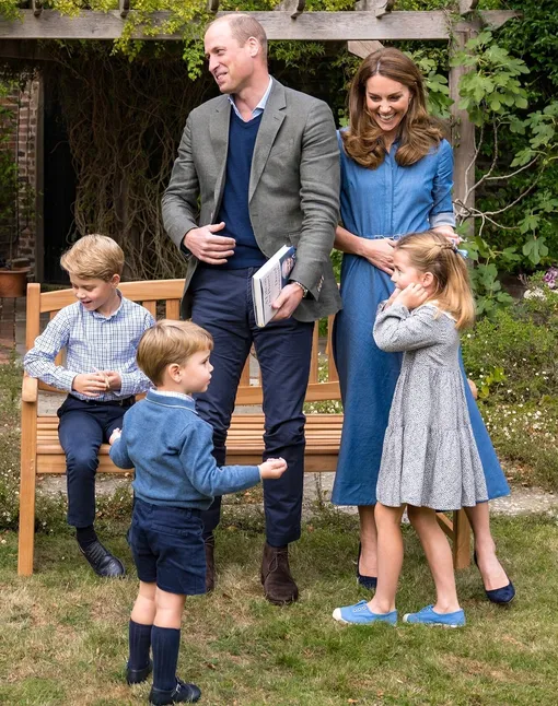 Принц Уильям и Кейт Миддлтон с детьми Джорджем, Шарлоттой, и Луи